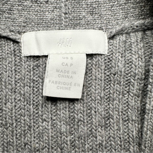 H&M Gray Ribbed Cardigan - Picture 3 of 5